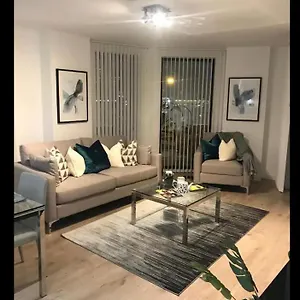 Apartment Luxurious 2 Bedroom In Canary Wharf, London